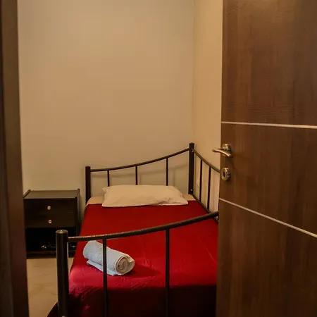 Oliana's Luxury House Mantouki