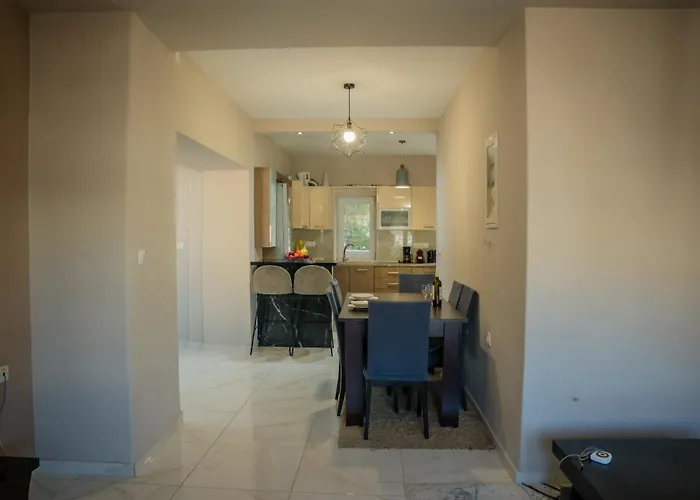 Oliana's Luxury House