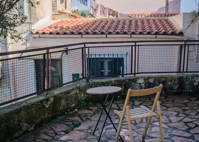 Oliana's Luxury House Daire Mantouki