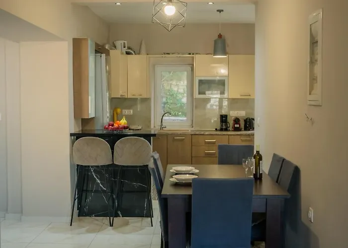 Oliana's Luxury House Apartament Mantouki