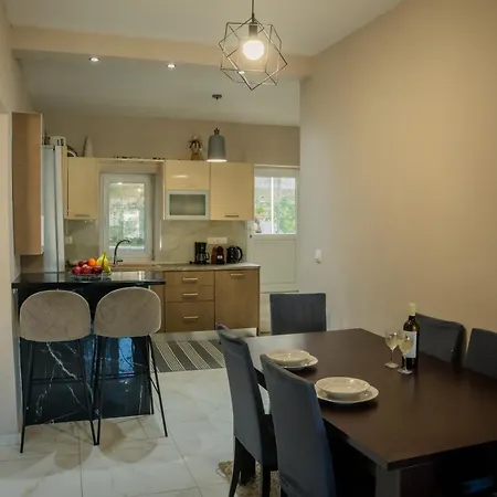 Oliana's Luxury House * Mantouki