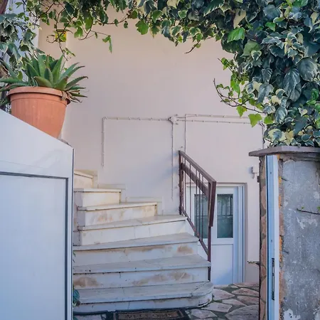 Апартаменты Oliana's Luxury House *